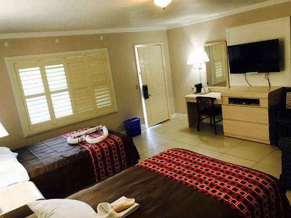 Apollo Inn - Cocoa image 16