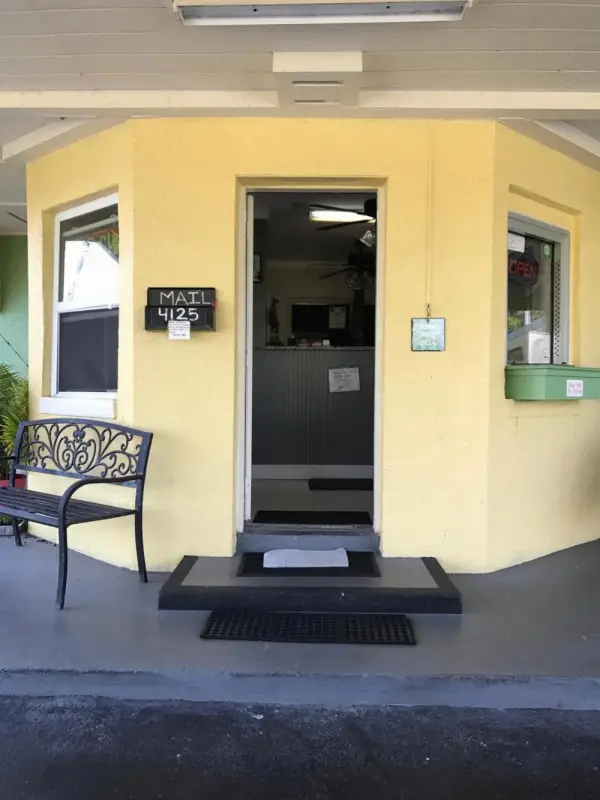 Apollo Inn - Cocoa 6